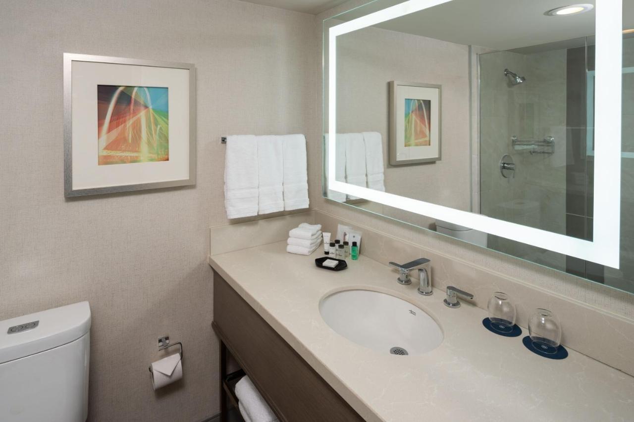 Sheraton Dallas Hotel By The Galleria Экстерьер фото