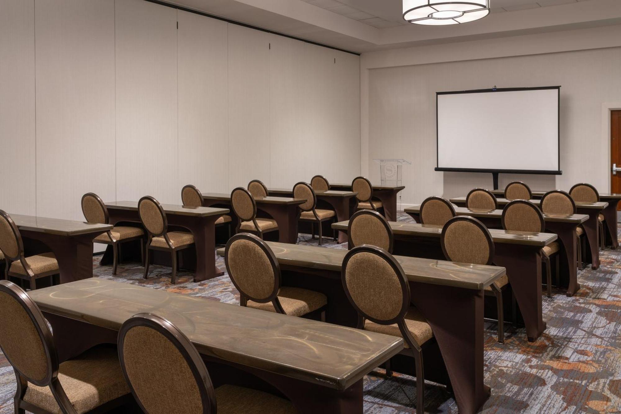 Sheraton Dallas Hotel By The Galleria Экстерьер фото